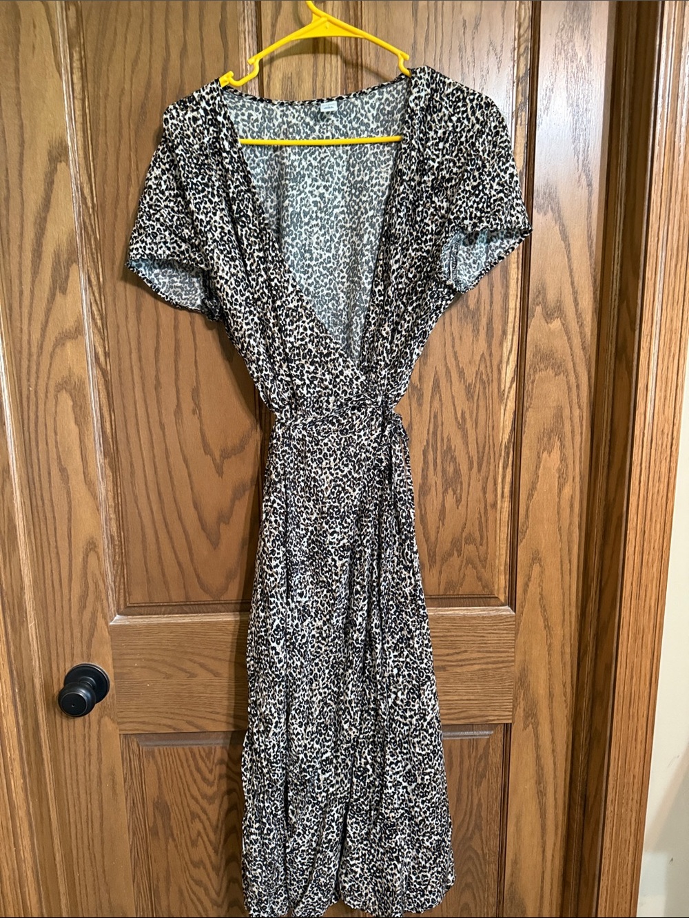 Old Navy Leopard Print Wrap Midi Dress in Black & Tan